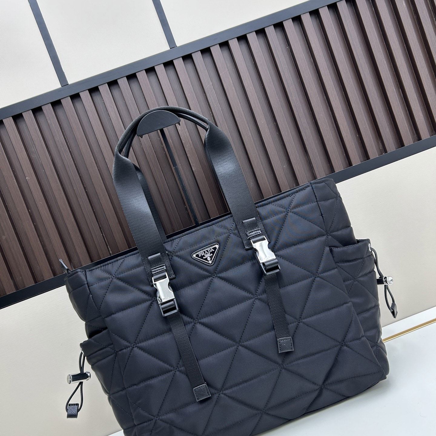 Pra*a shopping bags